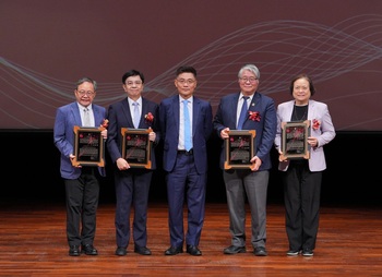 【影音】卓越成就榮耀成大 114 年度校友傑出成就獎 4 位獲獎圖片