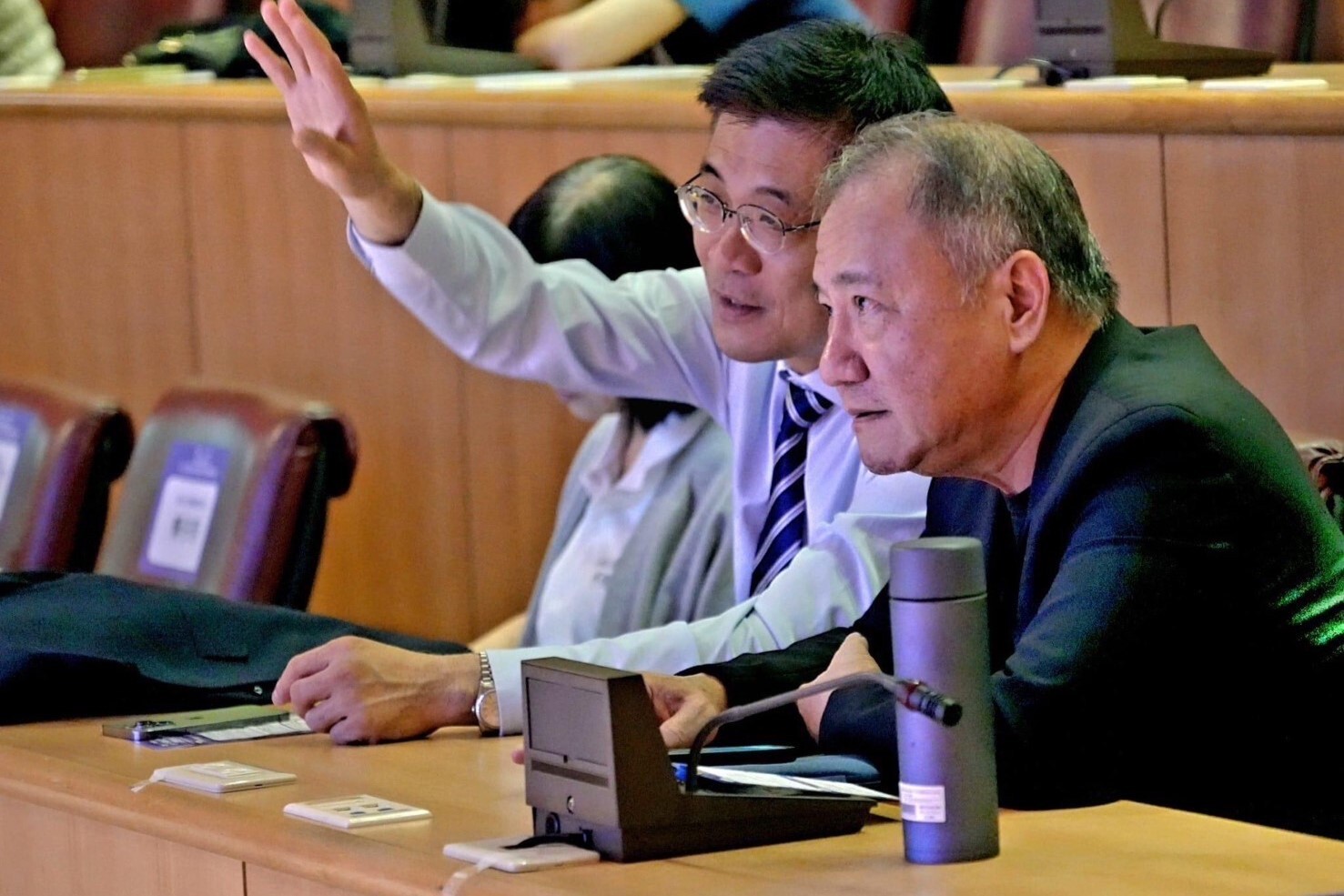 「人工智慧在美學與設計的應用」中,台灣設計研究院暨本校產創所特聘教授劉世南研發