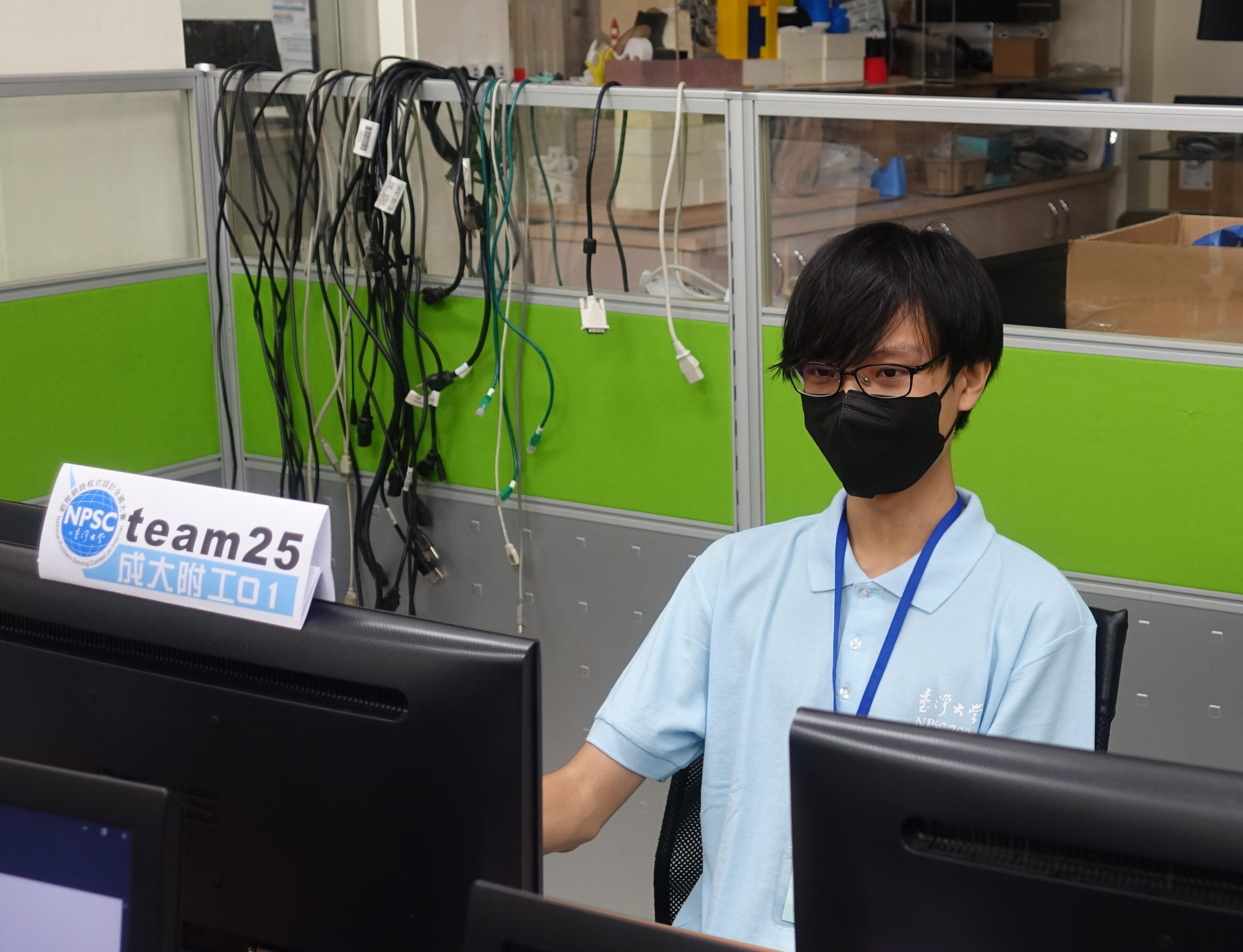 高睿與同校學弟組隊,參與網際網路程式設計全國大賽闖入決賽