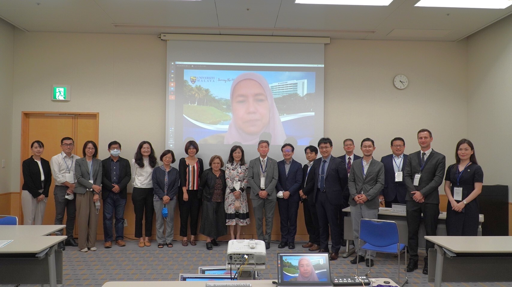 國立成功大學校長蘇慧貞 (右 9) 9 月 29 日獲邀至日本筑波大學參與每年一度的「筑波全球科學週」活動