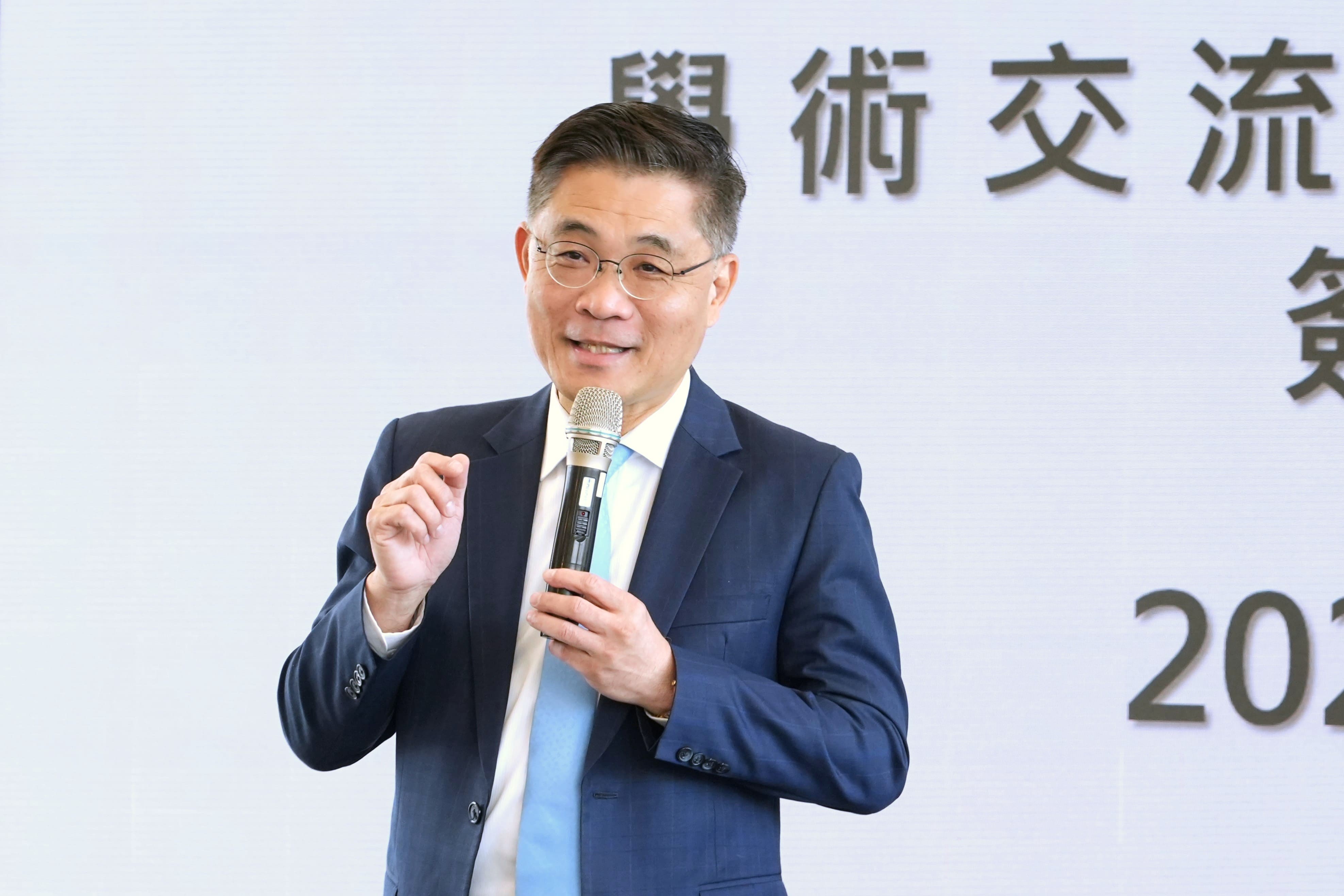 沈孟儒校長致詞感謝各校師長百忙之中蒞臨成大，共同見證此次重要的合作里程碑