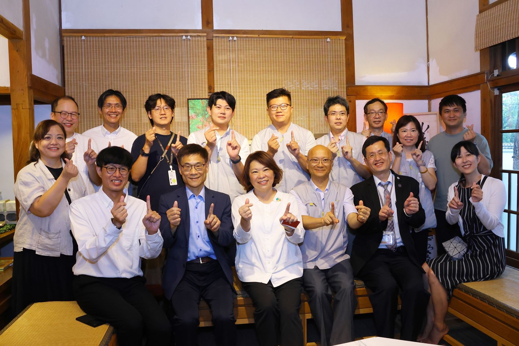 市長與成大團隊合影