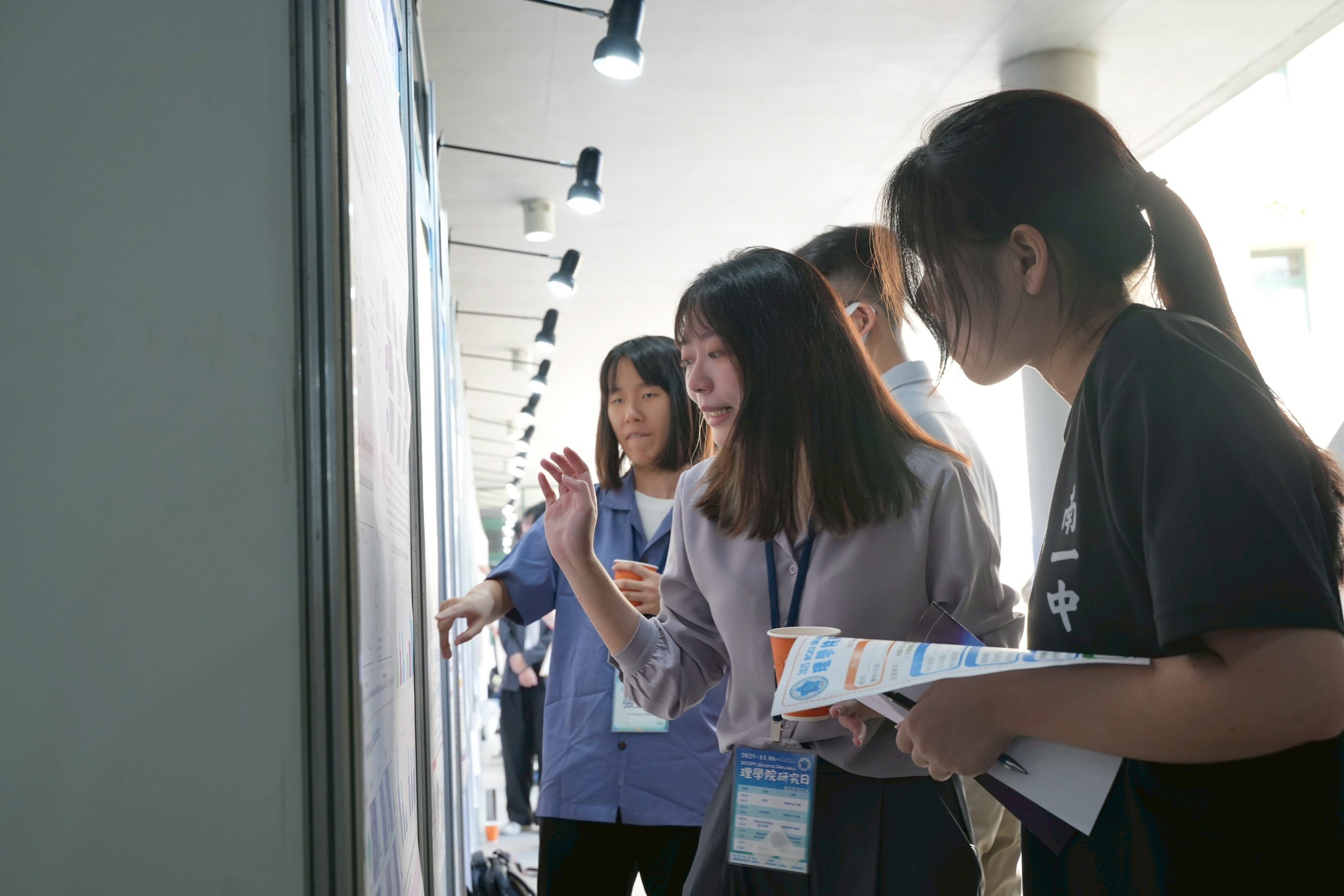 今年更首度邀請臺南地區臺南一中、德光高中與慈濟高中等 3 所高中共 181 位學生到場觀摩