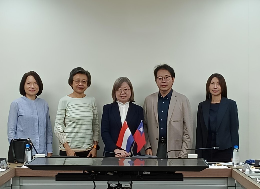 荷蘭恩荷芬理工大學(TU/e)陳玲鈴國際長與成功大學代表合影