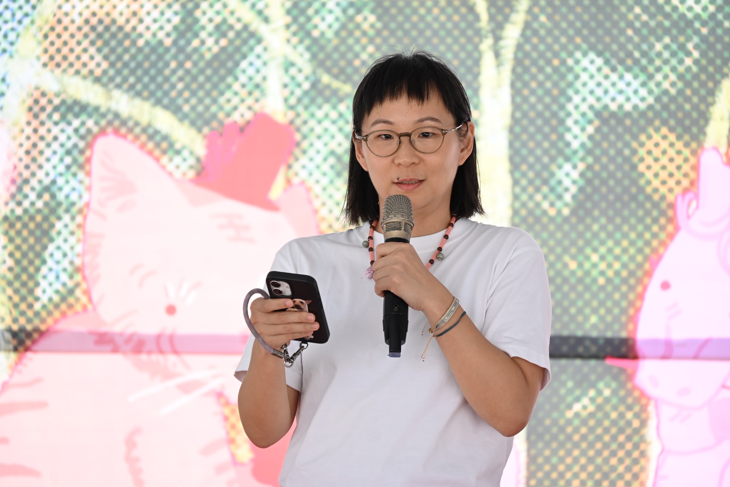 成大性別友善社團 TO．拉酷社指導老師、成大醫學院公共衛生研究所莊佳容教授致詞時提到，粉紅點最重要的意義，「你不是第一個，也不是最後一個，而且你不會是一個人。」