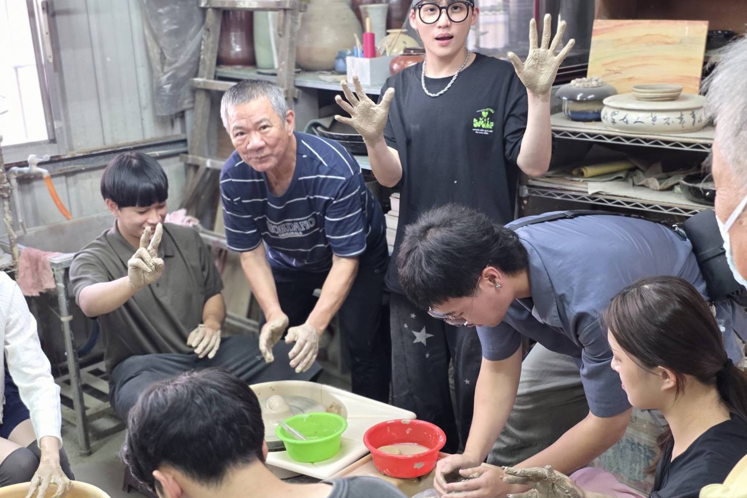 課程以坔頭港「坔」字所蘊含的水土意象為創作概念,安排陶藝實作