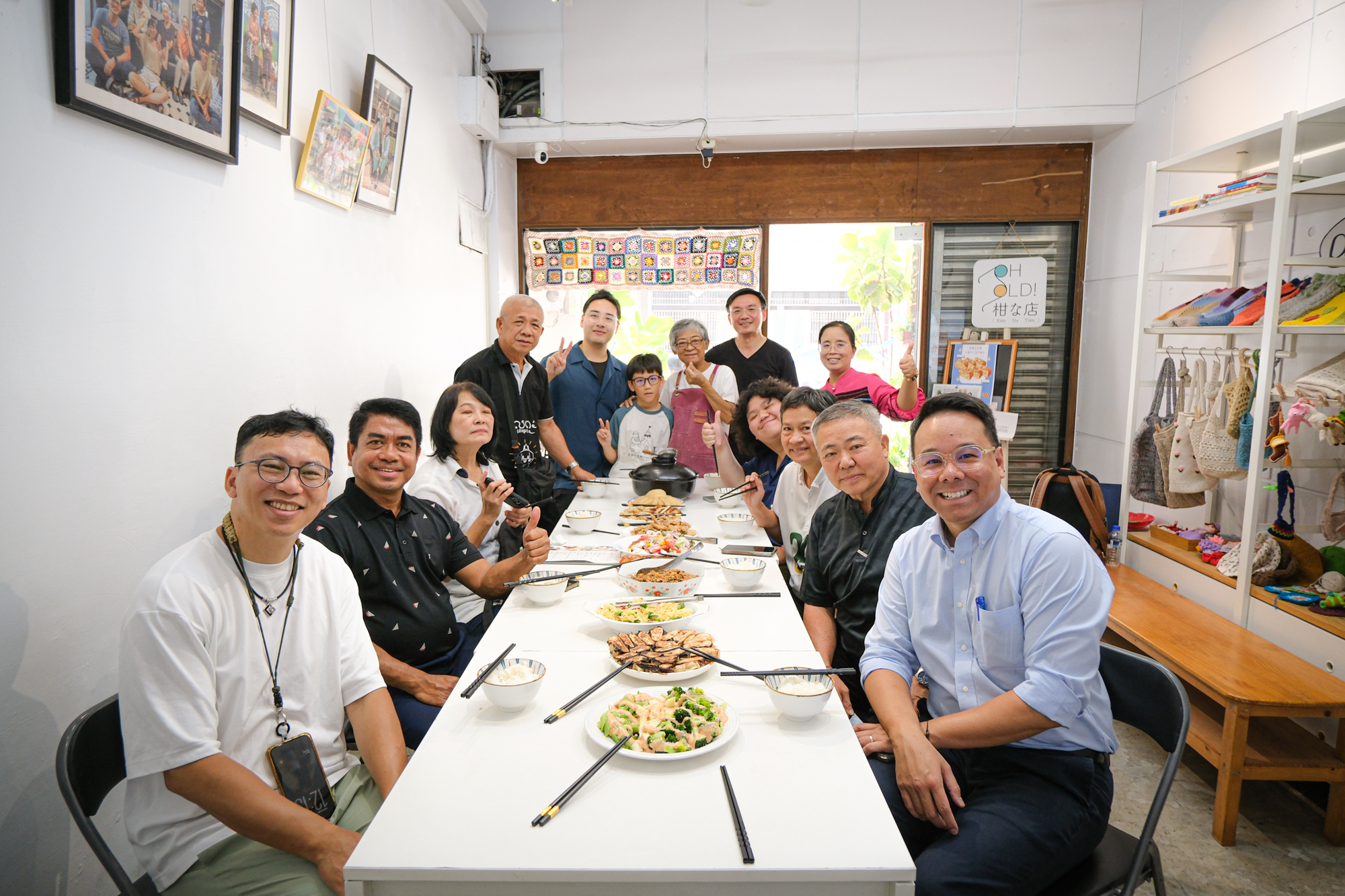泰國訪團在Oh Old! 柑な店品嚐由店裡長輩親手製作的料理