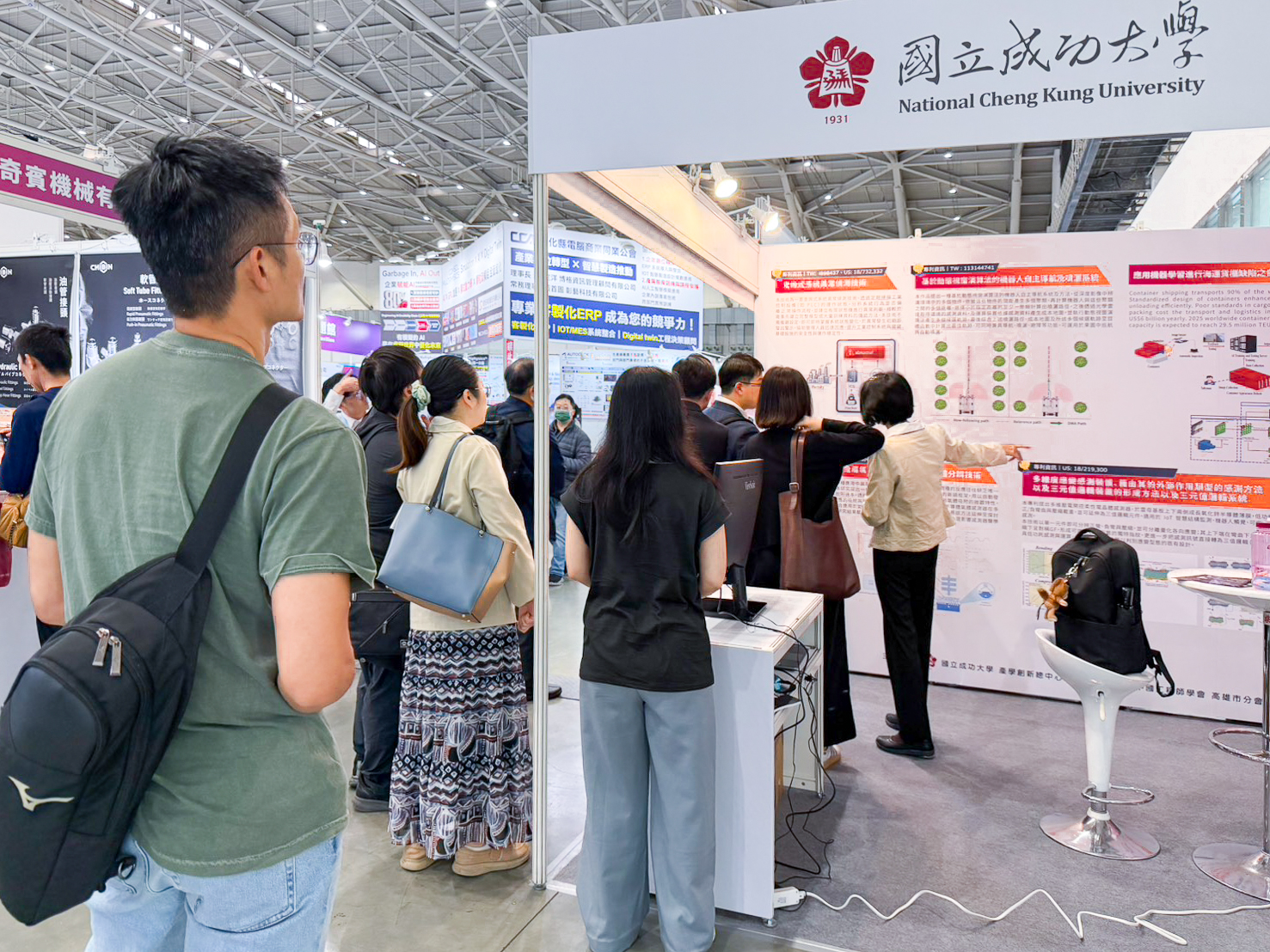 國立成功大學8日起參加2026 SMART+智慧製造展，吸引眾多業界人士參觀