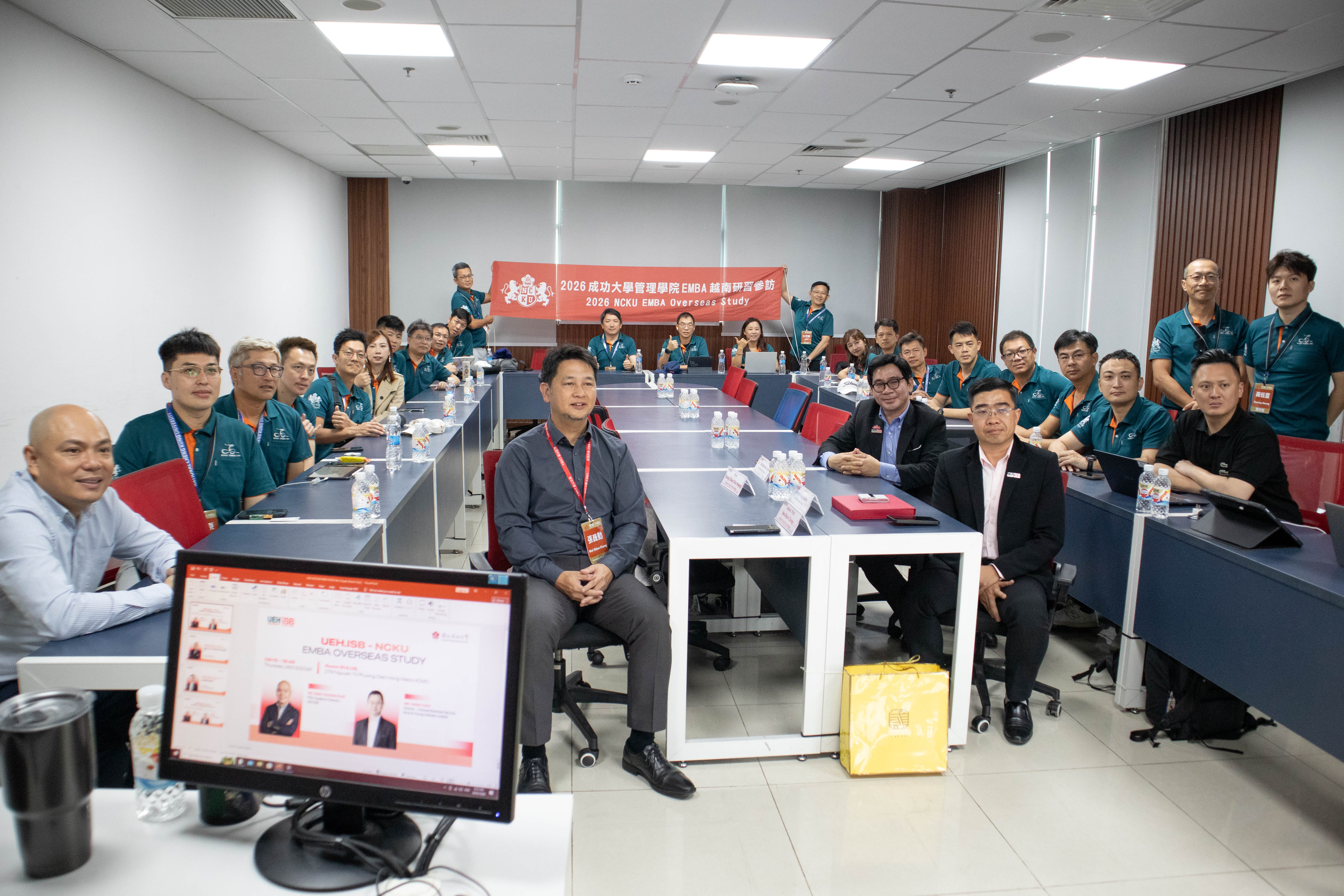 胡志明市經濟大學 Dr. Ho Trong Nghia、Dr. Thai Dam Huy Trung