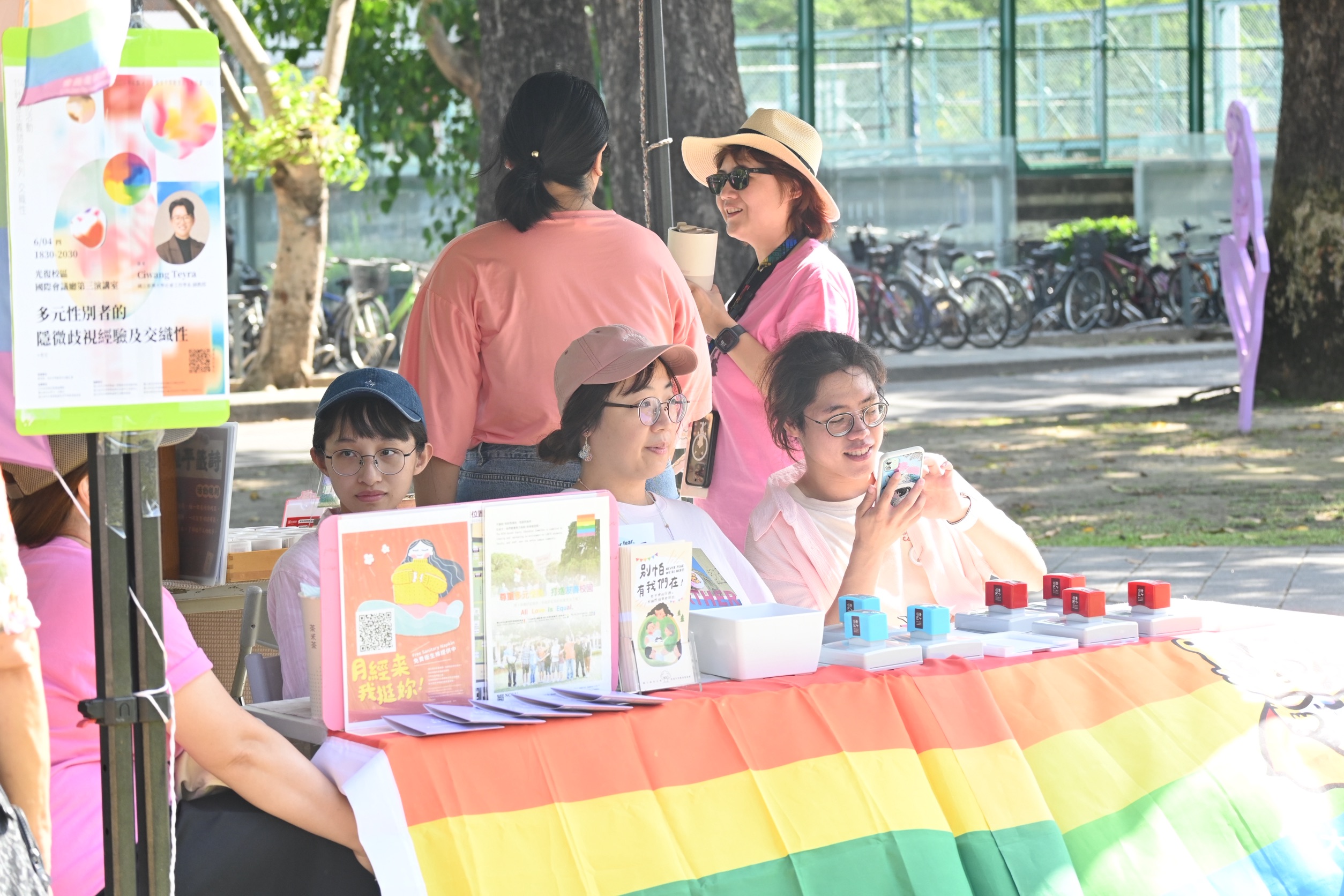 台南粉紅點活動透過友善市集、精彩舞台表演與性別議題短講，希望能用輕鬆有趣的方式將性別平等理念深植校園。