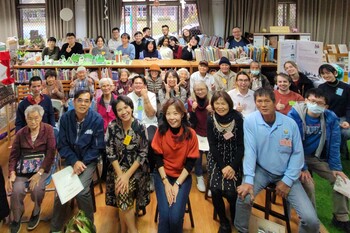 教室之外的民族誌：以「人・物誌」　呈現社區共學的多模態轉譯教學成果