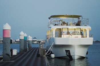 創造另類畢業回憶　成大「畢業遊艇派對」整合海洋遊憩與環境教育