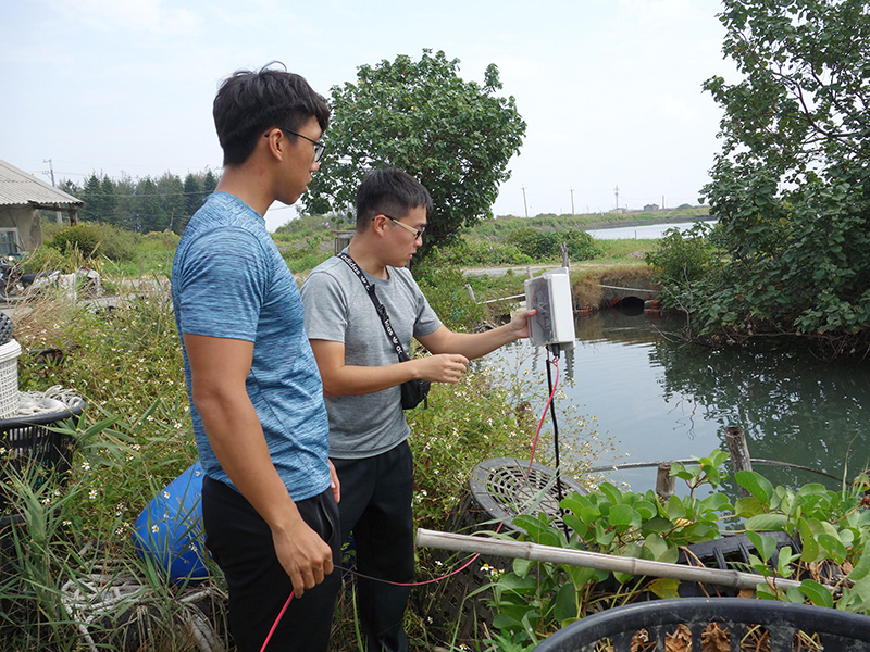 成大濱海USR團隊以水質監測新技術協助漁民對抗氣候變遷