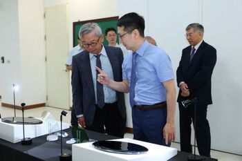 國科會主委吳誠文率團訪視成大晶體研究中心　產官學聚焦次世代半導體關鍵技術布局