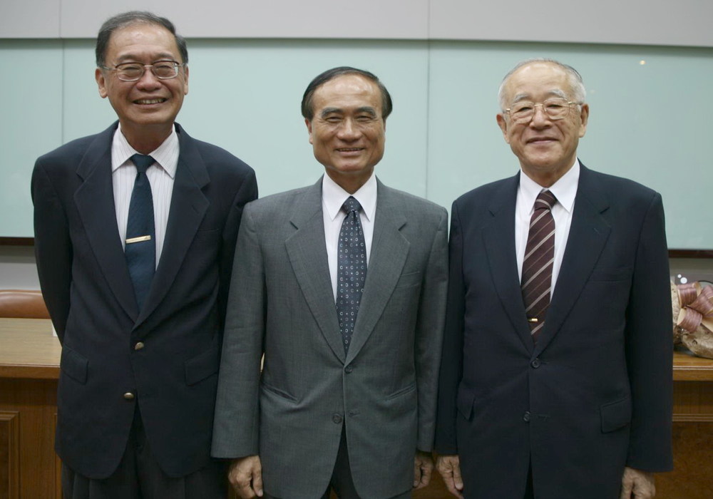 中研院院士施敏及東洋大學董事會主席菅野卓雄 獲聘成大榮譽教授圖片