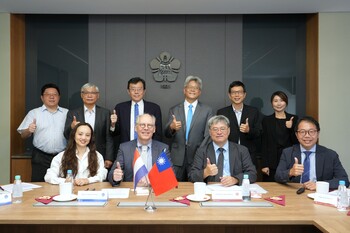荷蘭萊登大學來訪成功大學　討論合作意向