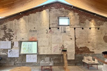 成大建築系一年級作品展在信義街咾咕黃宅展出　透過建築圖學與模型創作　交流教育價值
